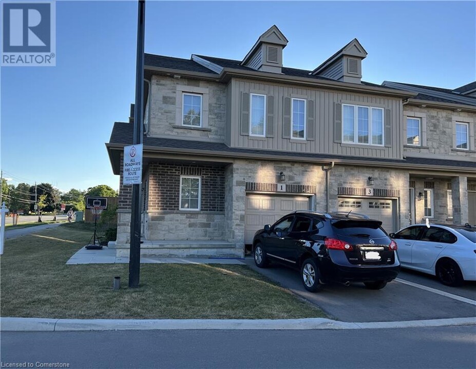 1 Garlent Ave in Ancaster, ON - Building Photo