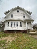 183 Colony Crescent in Akron, OH - Building Photo