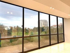 20335 W Country Club Dr in Aventura, FL - Building Photo - Building Photo