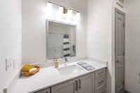 33ThirtyThree photo'