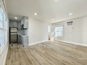 14532 Dickens St in Los Angeles, CA - Building Photo - Building Photo