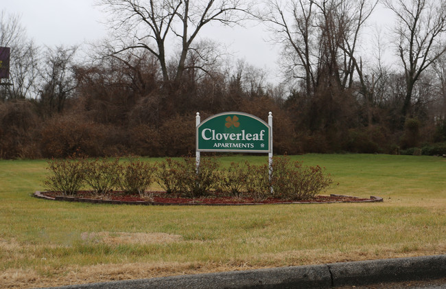 Cloverleaf Apartments in Kansas City, MO - Building Photo - Building Photo