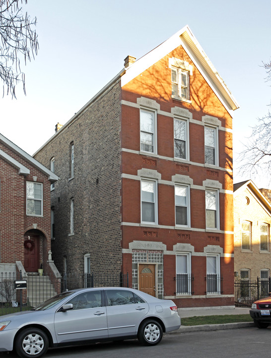 2039 N Honore St in Chicago, IL - Building Photo