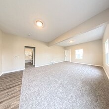 17 N 11th Ave in Marshalltown, IA - Building Photo - Building Photo