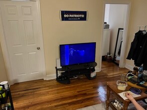 882 Huntington Ave, Unit 4 in Boston, MA - Foto de edificio - Building Photo