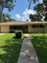 110 Chelsea Rd in Conroe, TX - Building Photo