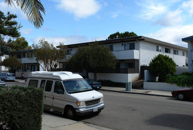 406 Ellwood Beach Dr in Goleta, CA - Building Photo - Building Photo