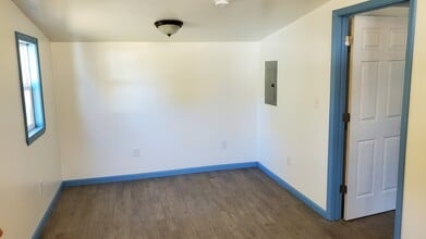 390 Cottage Home Rd in Liberty, TN - Foto de edificio - Building Photo