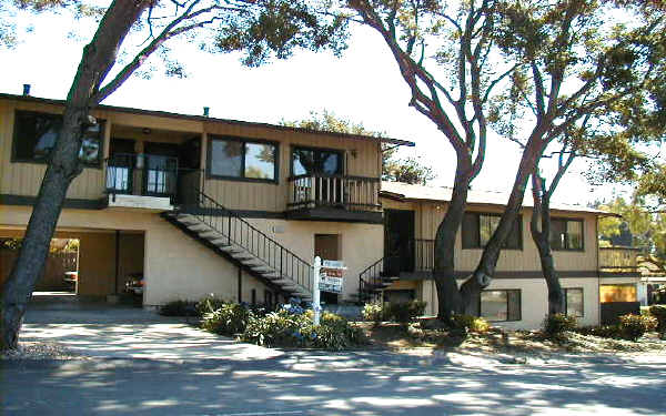 1663 Crescent Ave in Castro Valley, CA - Foto de edificio - Building Photo