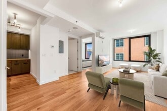 123 Melrose St, Unit 215 in Brooklyn, NY - Foto de edificio - Building Photo