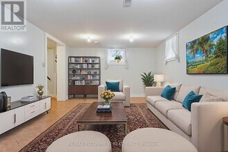 249 Southview Rd in Oakville, ON - Building Photo - Building Photo