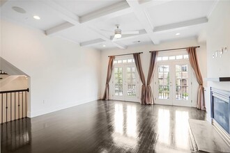 934 Canterbury Ln NE in Atlanta, GA - Building Photo - Building Photo