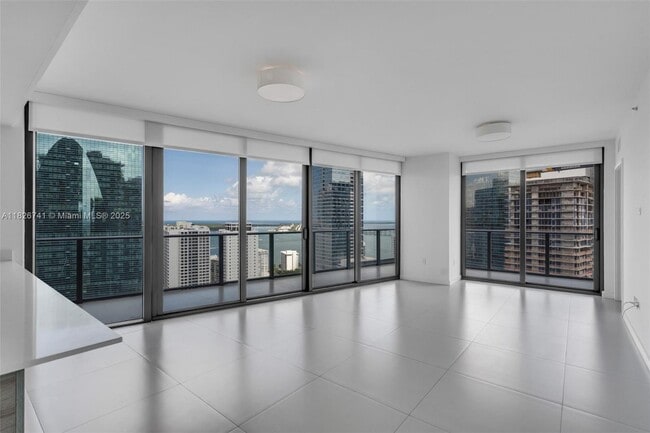 1300 S Miami Ave in Miami, FL - Foto de edificio - Building Photo