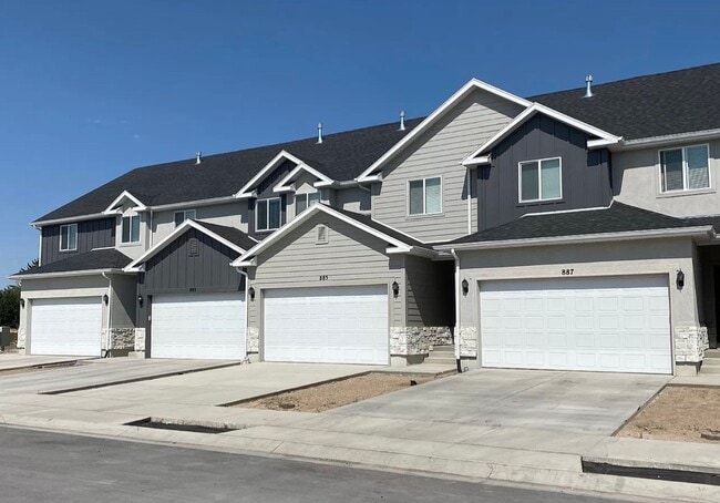 property at 899 E Pacific Dr