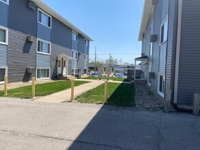 Residence on 11th in Marion, IA - Foto de edificio - Building Photo