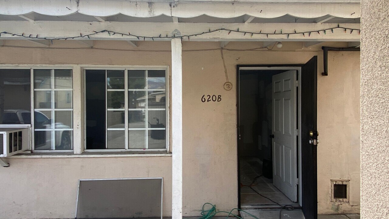 620 E Saxon Ave in San Gabriel, CA - Building Photo