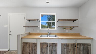 200 Valley Acres Dr in New Braunfels, TX - Building Photo - Building Photo