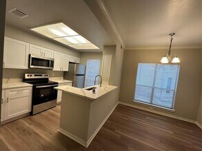 6000-17 Shepherd Mountain Cove in Austin, TX - Building Photo - Building Photo