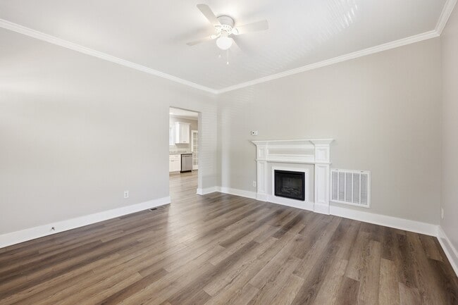 546 Baltimore Dr in Cramerton, NC - Building Photo - Building Photo