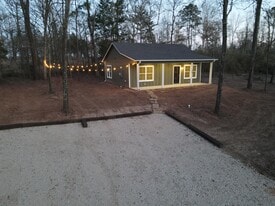 330 Compound Dr in Kilgore, TX - Building Photo
