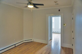 27 Lambert St, Unit 3R in Cambridge, MA - Building Photo - Building Photo