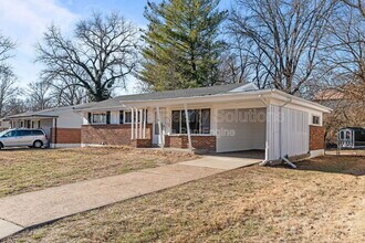 9915 Castle Dr in St. Louis, MO - Building Photo - Building Photo