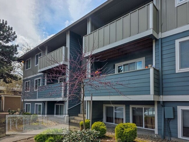 property at 17140 SW Heritage Ct