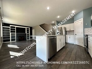 6858 Flute St SE in Lacey, WA - Building Photo - Building Photo