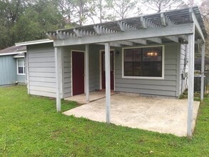 1627 Coombs Dr in Tallahassee, FL - Building Photo - Building Photo