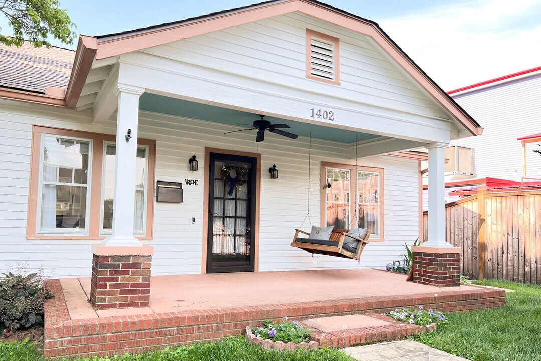 1402 Woodland St in Nashville, TN - Building Photo