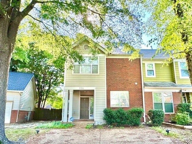 property at 738 Walnut Woods Cove N