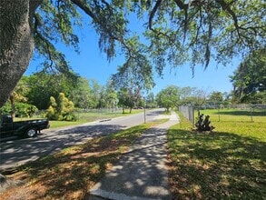 6052 Appian Way in Orlando, FL - Building Photo - Building Photo