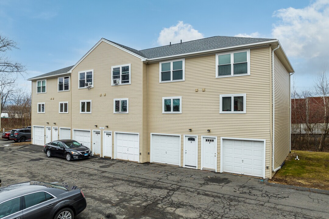 Cornerstone Condominiums in New Britain, CT - Building Photo