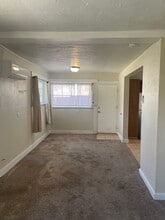 1529 Oak St in Paso Robles, CA - Building Photo - Building Photo