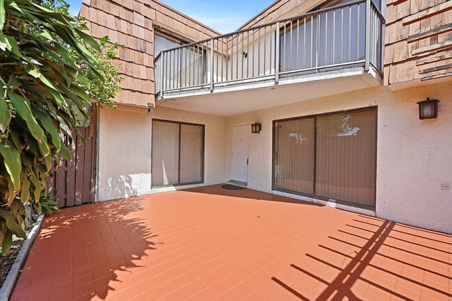 8337 N Coral Cir in North Lauderdale, FL - Building Photo - Building Photo