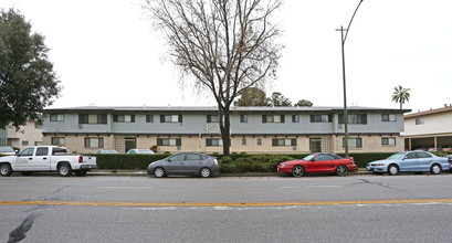 King Apartments in Mountain View, CA - Building Photo - Building Photo