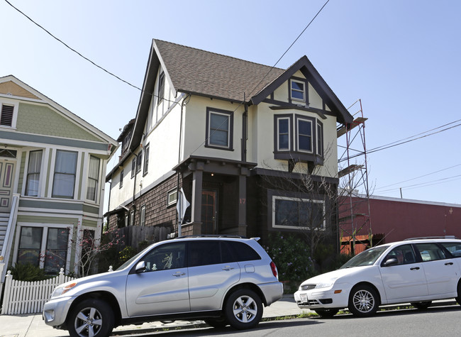 15 Echo Ave in Oakland, CA - Foto de edificio - Building Photo