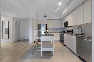 The Grand in West Palm Beach, FL - Building Photo - Building Photo