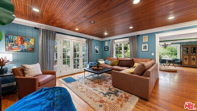 1625 Opechee Way in Glendale, CA - Building Photo - Building Photo