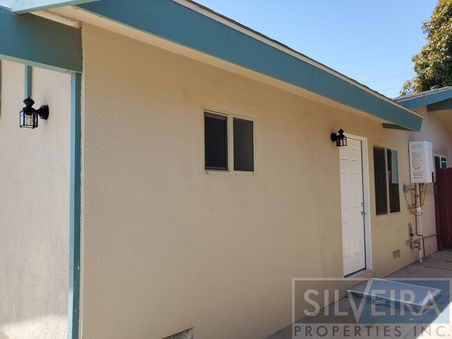 425 E Alvin Ave in Santa Maria, CA - Building Photo - Building Photo