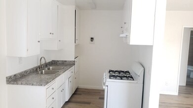 6636 Tujunga Ave in Los Angeles, CA - Foto de edificio - Building Photo