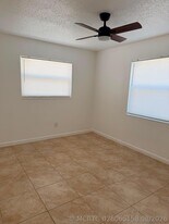 1130 N F St in Lake Worth Beach, FL - Building Photo