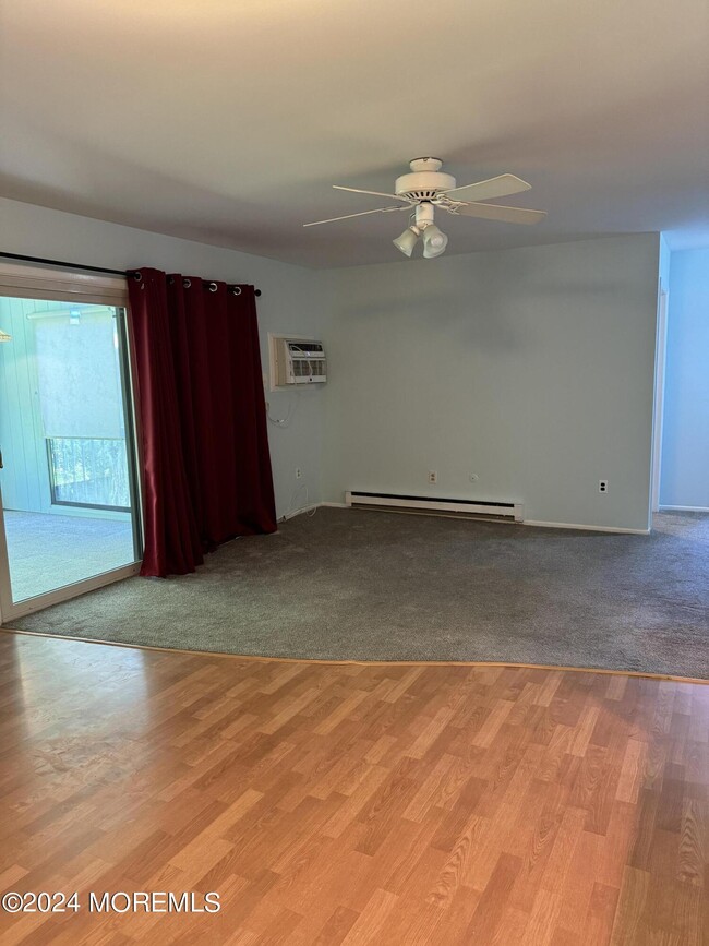 95 Lexington Ct in Red Bank, NJ - Building Photo - Building Photo