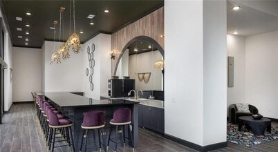 5672 Peachtree Pkwy in Peachtree Corners, GA - Foto de edificio - Building Photo