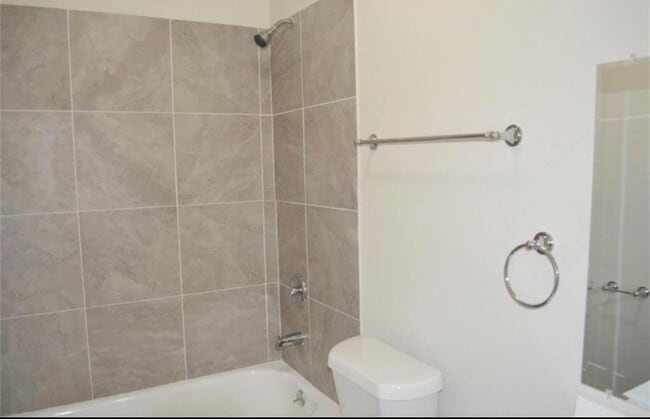 property at 7913 Woodlyn Rd