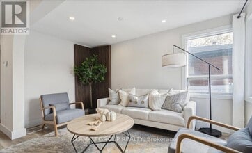 2027 Brampton St in Hamilton, ON - Building Photo - Building Photo