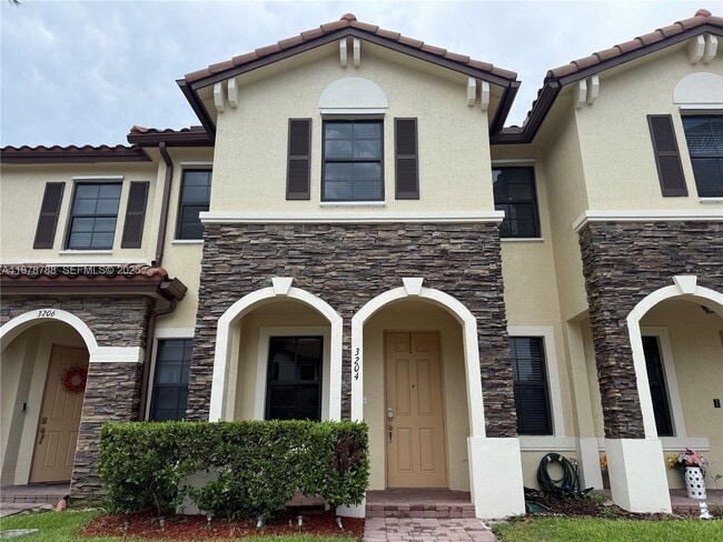 3204 SE 5th Ct in Homestead, FL - Building Photo - Building Photo