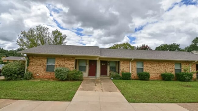 property at 1600 S Palestine St