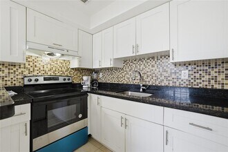 1731 NW 26th Ave in Fort Lauderdale, FL - Foto de edificio - Building Photo