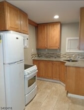 1 Richwood Pl in Denville, NJ - Building Photo - Building Photo